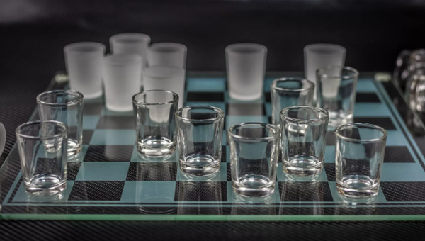 Алкошашки  Читать далее на: https://spirtov.net/polezno-znat/alkogolizm-i-obshhestvo/alkogolnye-igry?preview_id=3584&preview_nonce=b92e91248b&_thumbnail_id=3593&preview=true