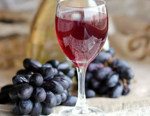 Виноградный брендиНаливка из виноградаВиноградный ликер